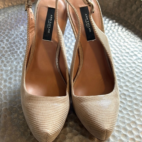 Ann Taylor pumps - Picture 1 of 3